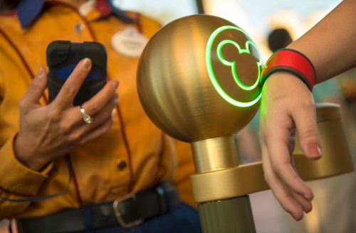 Disney-MagicBand